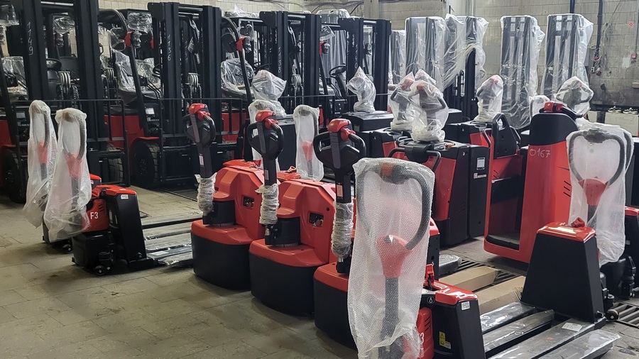 Тест-драйв складской техники на нашем складе в Батайске