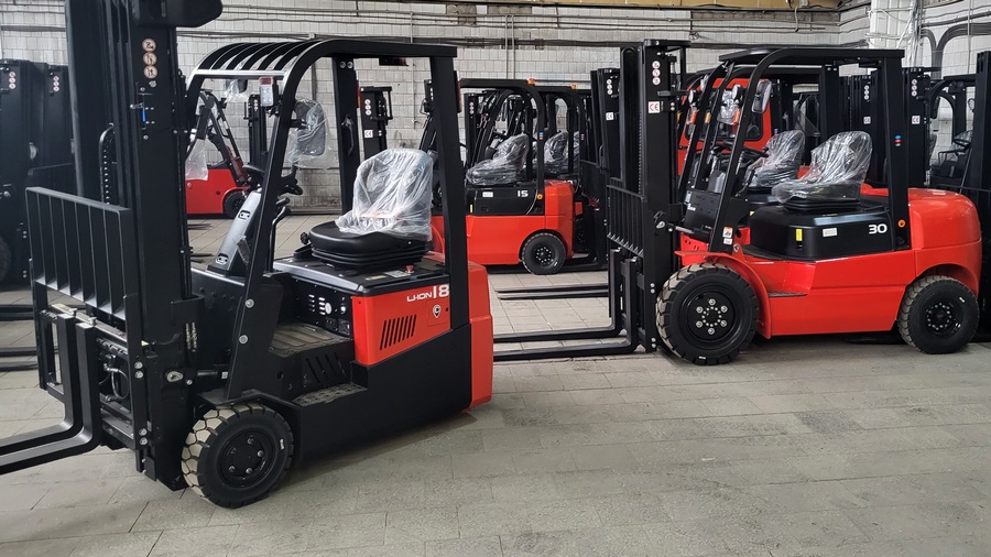 Тест-драйв складской техники на нашем складе в Батайске